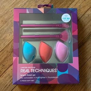 NWT Real Techniques Bright Finish Set Makeup Brushes and Sponges